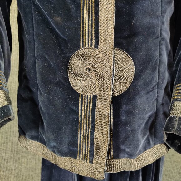 1900s Embroidered Blue Velvet Skirt and Jacket Riding Outfit - Picture 2 of 16